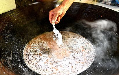 《海斯特拉的铁路之神》新预告 末日世界打造怪物火车